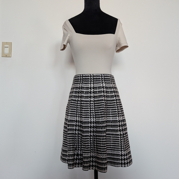 Stretchy Warm Bold Pattern Nanette Lepore Circle Skirt - Picture 2 of 8